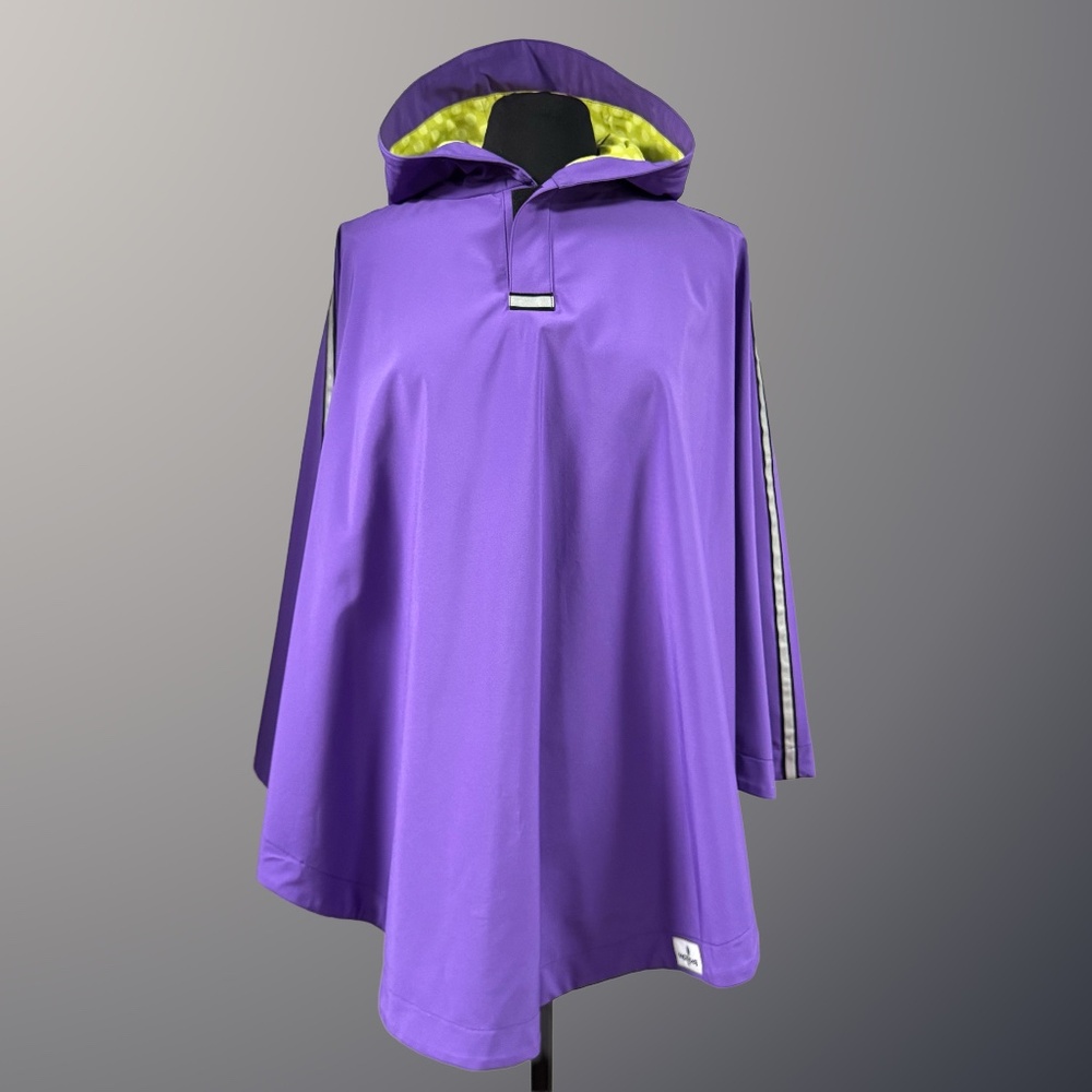 Moojoes Waterproof Rain Poncho (NWT)